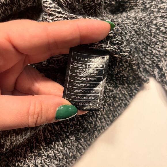 NEW Steve Madden Black Two-tone Button-up Rib Cardigan Sweater Size Small - Picture 5 of 8